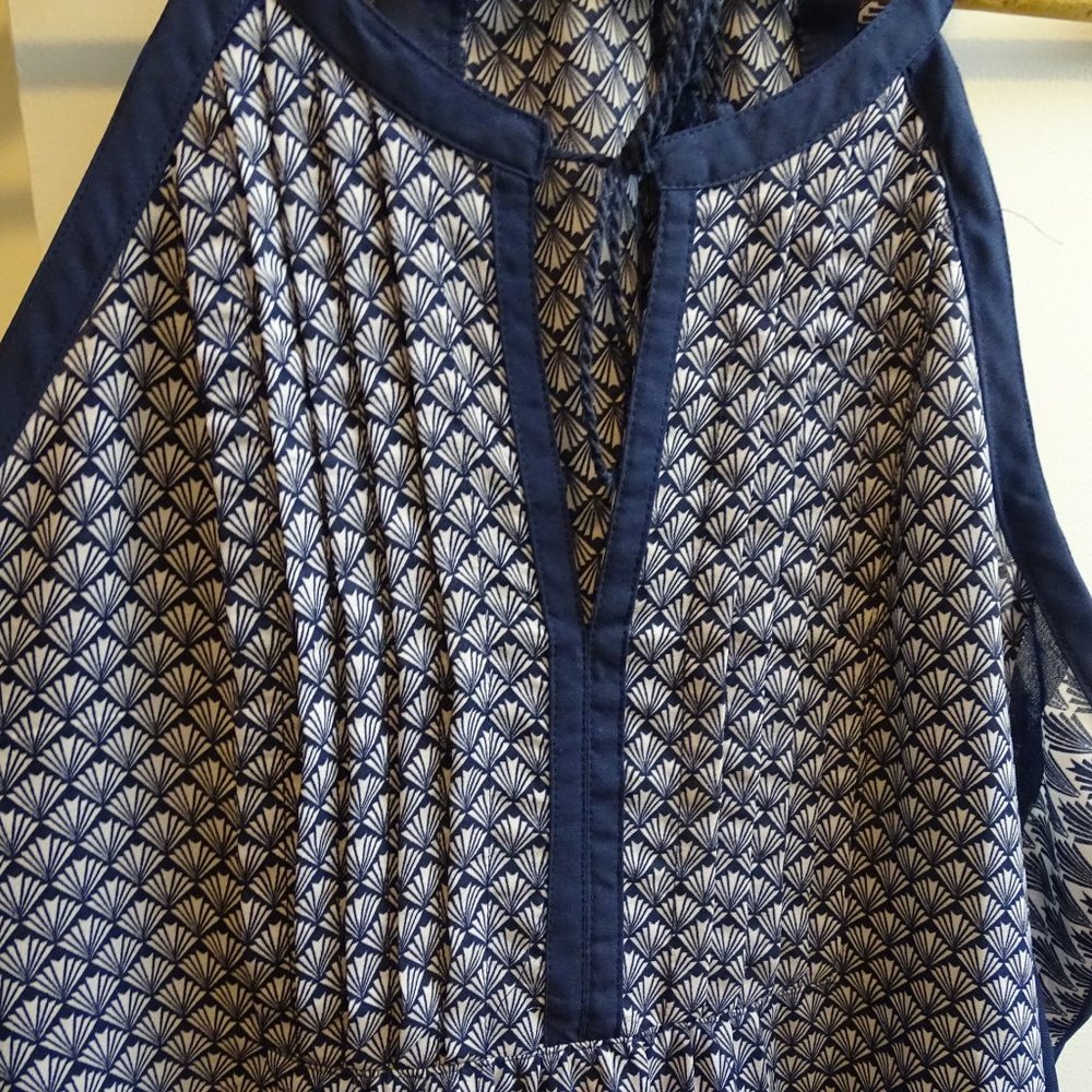 3/$25 Violet & Claire Sleeveless Blue Fan Patterned Top